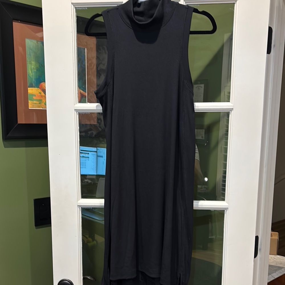 Lululemon gone for the week dress L